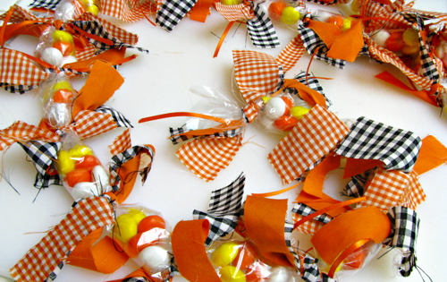 How to Make a Candy Corn Halloween Garland (made with Candy Corn M&M's)