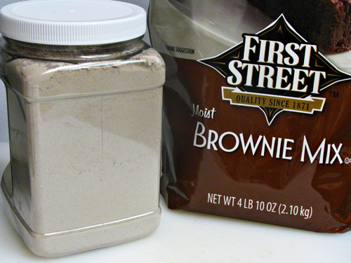 Creative & Easy Food Gift Ideas: Brownie Mix in a Jar