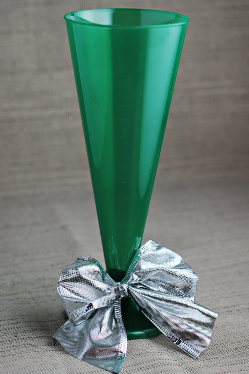 Christmas Cupcake Holder (using champagne flutes)