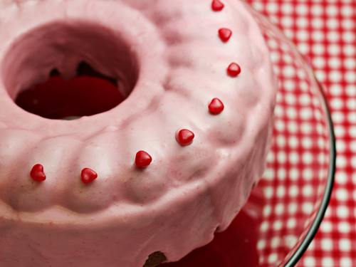 Sweetheart Cinnamon Cake -- wait til you see the secret to this pretty pink glaze (and it's NOT red food coloring) #valentinesday