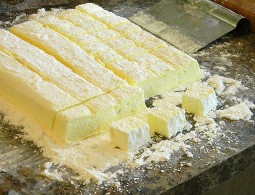 Eggless Citrus Marshmallows by Yummy Smells