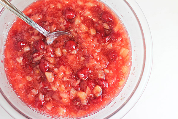 How to Make Pineapple-Cherry Dump Cake in a Jar