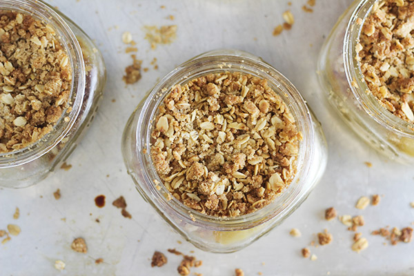 How to Make Apple Crumble in a Jar