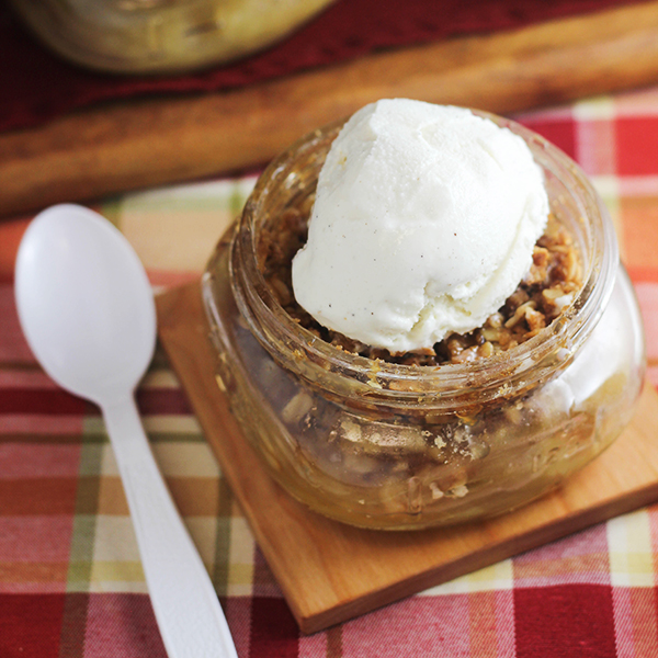 Apple Crumble Recipe -- made in mason jars & topped with a scoop of vanilla ice cream