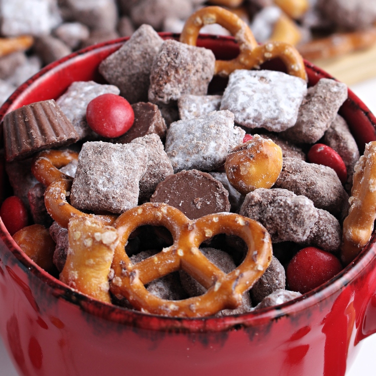 Christmas Reindeer Chow is a yummy treat to have this holiday season!